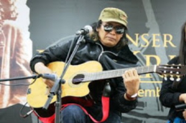 Sakit, Musisi Leo Kristi...