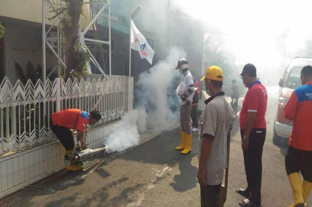 Dua Warga Terserang...