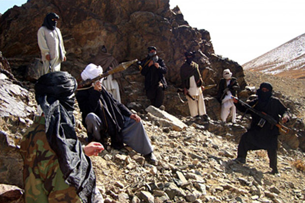 Taliban Serang Distrik...