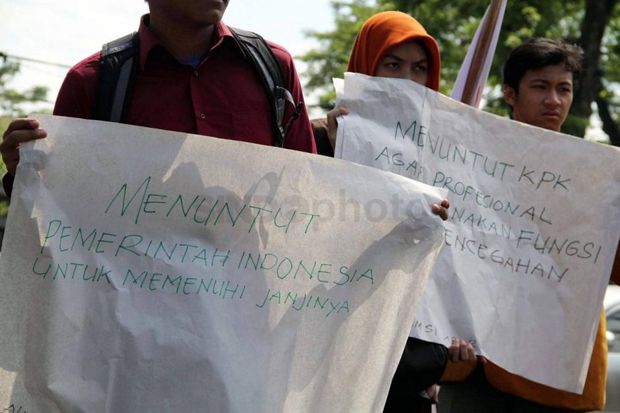#Kepung Istana, BEM...