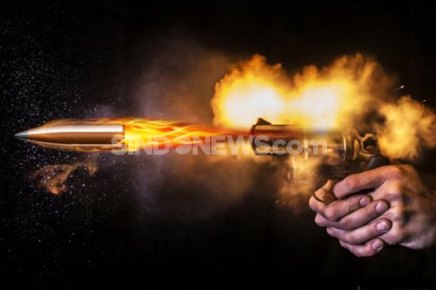 Saling Tembak dengan...