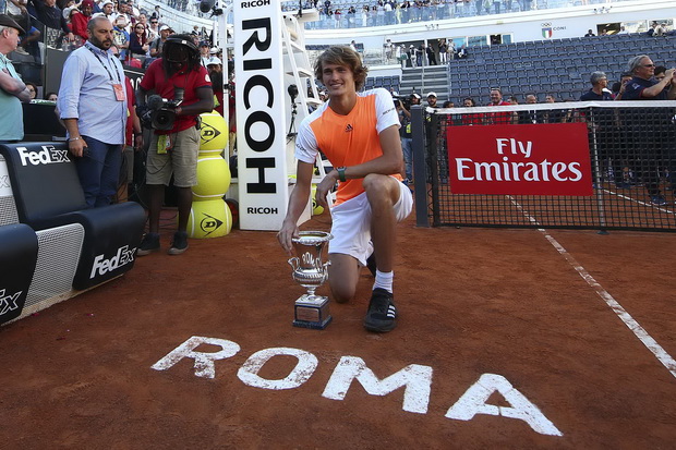 Pulang dari Roma, Zverev...