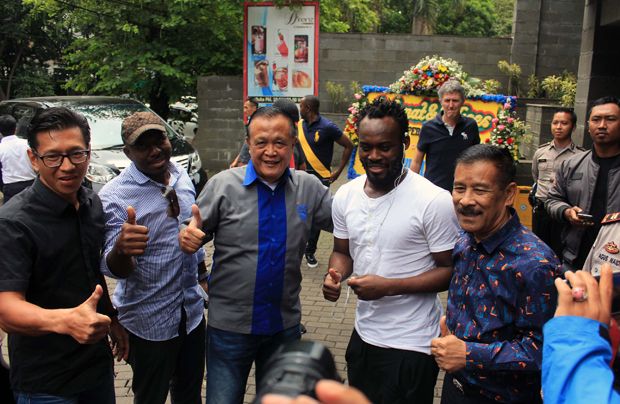 Persib-PSM Dijeda Tiga...