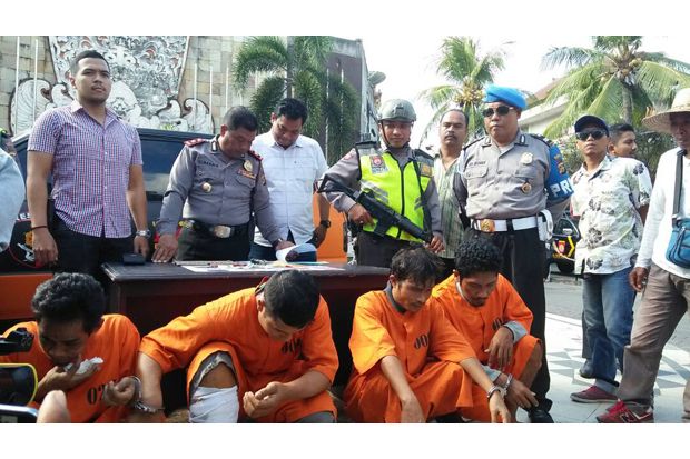 4 Anggota Geng Perampok...