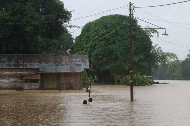 Banjir Tenggelamkan...