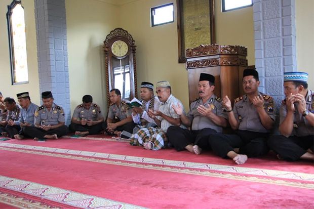 Ini Doa Polisi di Kaki...