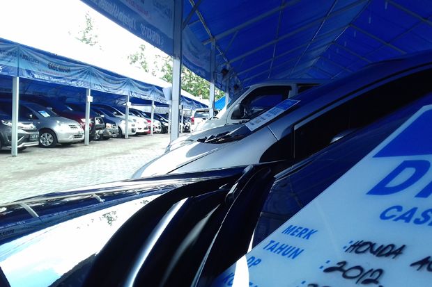 Pedagang Mobil Baru...