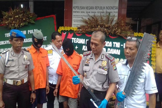 Aniaya Warga, 3 Anggota...