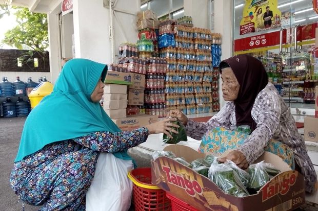 Mbah Fatimah, Nenek...