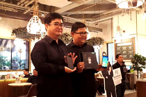 Oppo F3 Edisi Spesial...