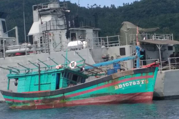 TNI AL Tangkap Kapal...