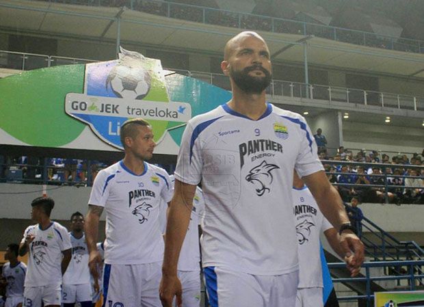 Persib Bandung: Lawan...