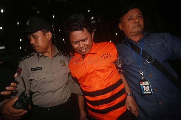 Penyidik KPK Panggil...