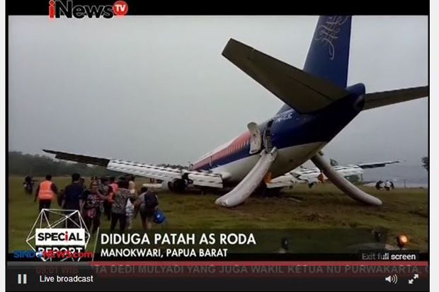 Petugas Berusaha Evakuasi...