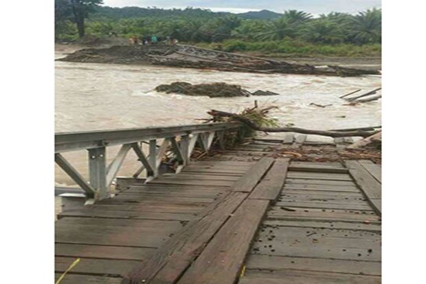 Banjir Bandang Terjang...