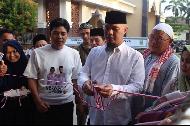 Ahmad Dhani Ingin Buka...