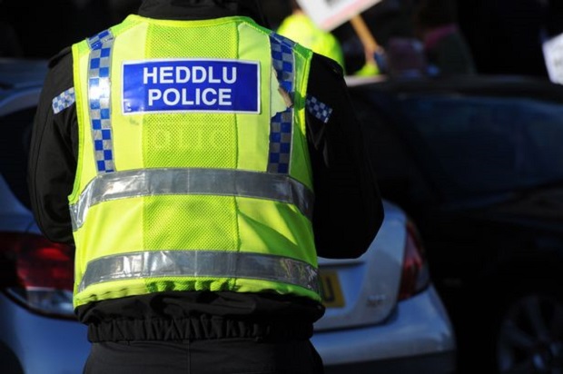 Polisi Wales Perketat...