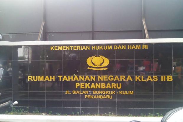473 Tahanan Kabur, Eks...