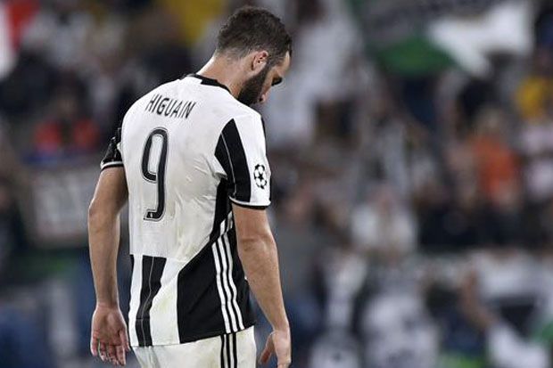 Lima Kali Higuain Gagal...