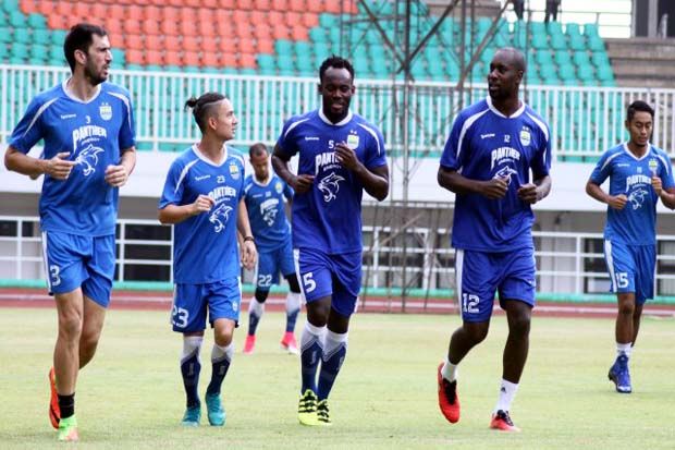 Persib Terseok, Kang...