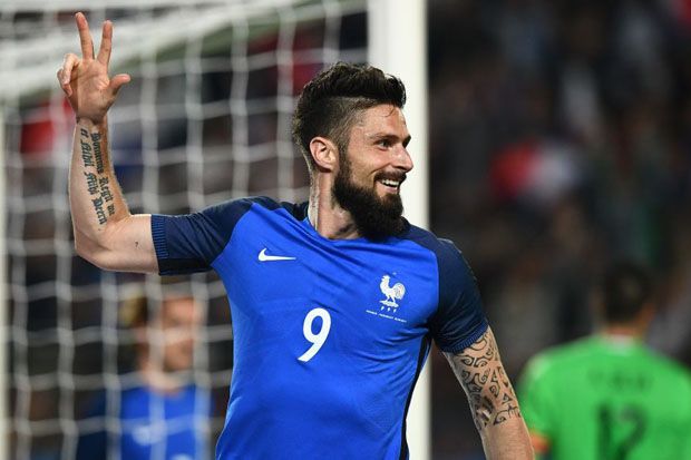 Cetak Hat-trick Giroud...