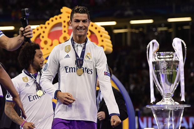Ronaldo Rayakan Gol...