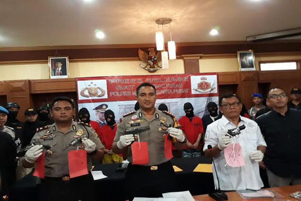 Polisi Bekuk Komplotan...