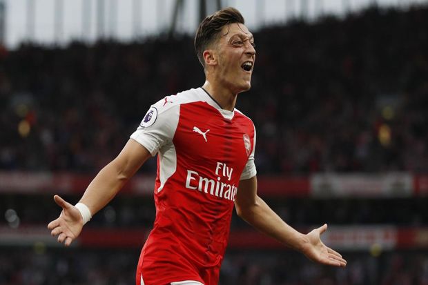 Mesut Ozil Sebut Ada...