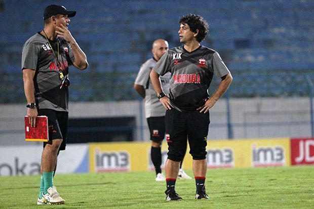 Madura United Diminta...