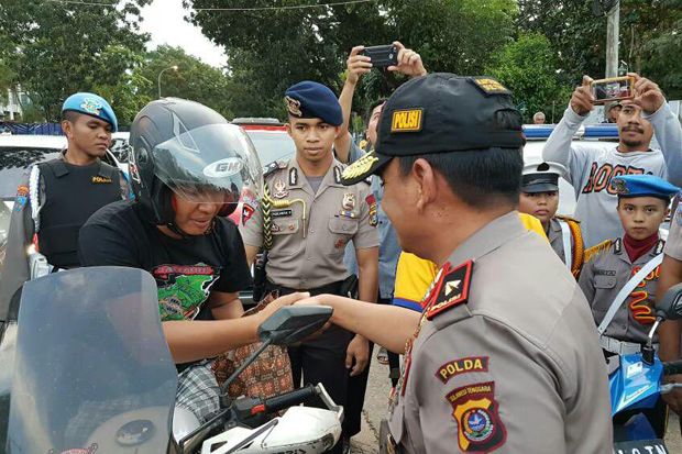 Aparat Polda Sultra...