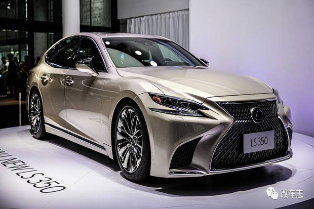 Lexus LS 350 Hadir untuk...