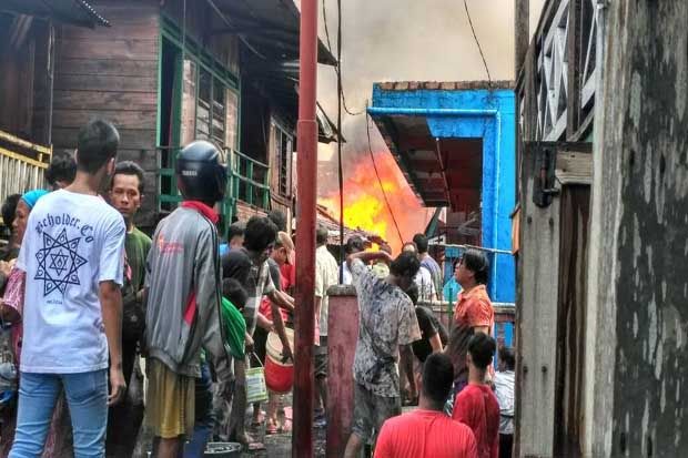 Padamkan Api di Permukiman...