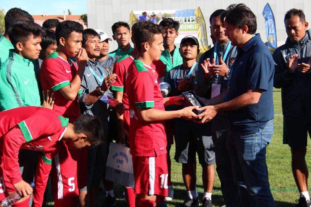 Pemain Timnas U-19 Kalahkan...