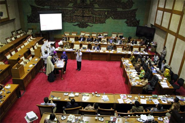 Ini 6 Anggota DK OJK...