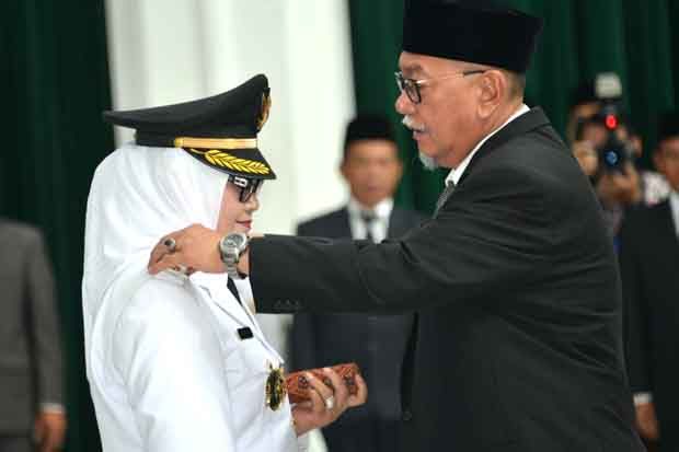 Imas Aryumningsih Resmi...