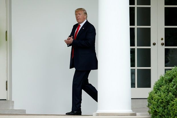 Trump Telepon Emir Qatar...