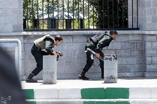 Iran Tuding Arab Saudi...
