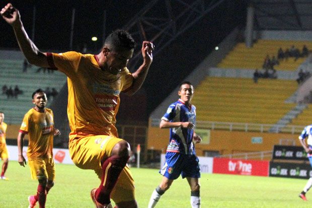 Diwarnai 12 Kali Offside,...
