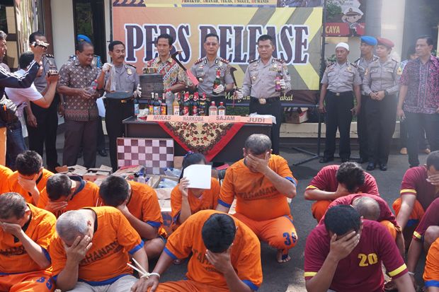 Polisi Ringkus 128 Preman...