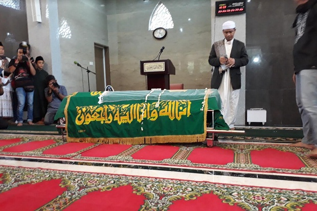 Usai Salat Jenazah,...