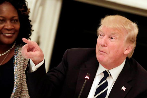 Trump Tuduh Eks Direktur...