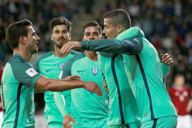 Ronaldo Pimpin Portugal...