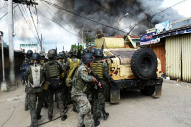 US Troops Help Philippines...