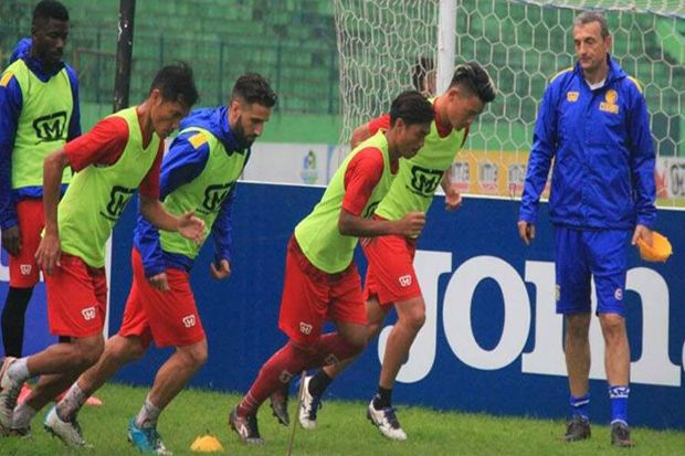 Duel Persiba Kontra...