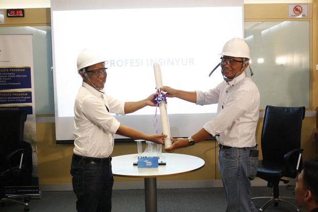 Binus University Buka...