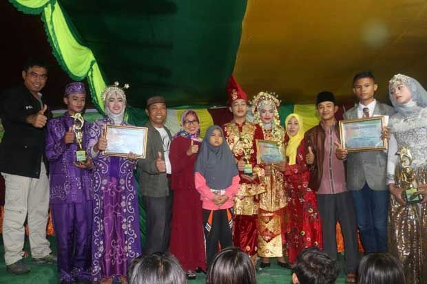 Uniknya Tradisi Pengantin...
