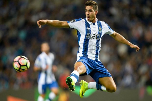 Striker Muda Portugal...