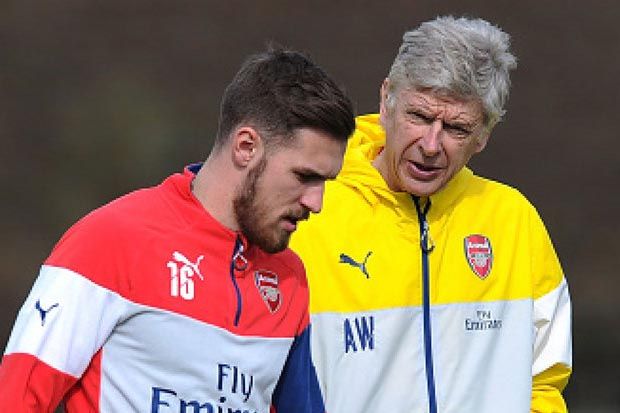 Pemain Arsenal Bersorak...