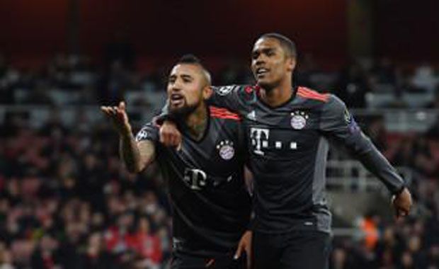 Douglas Costa Masuk...