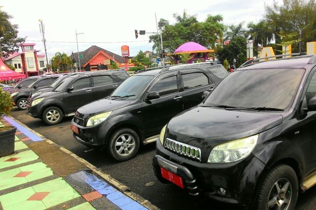 Kendaraan Dinas Pemkab...